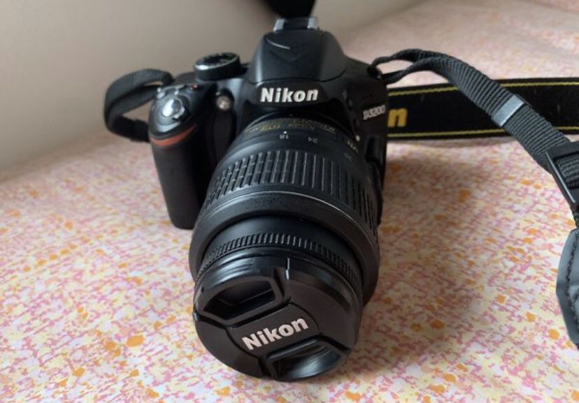 Nikon D3200 - Mint Condition