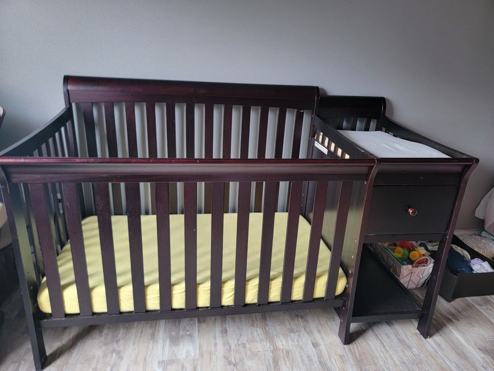 Free crib/changing table w/ mattress