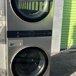 LG Tawer  washer and  dryer  set  stainless   Is New open box