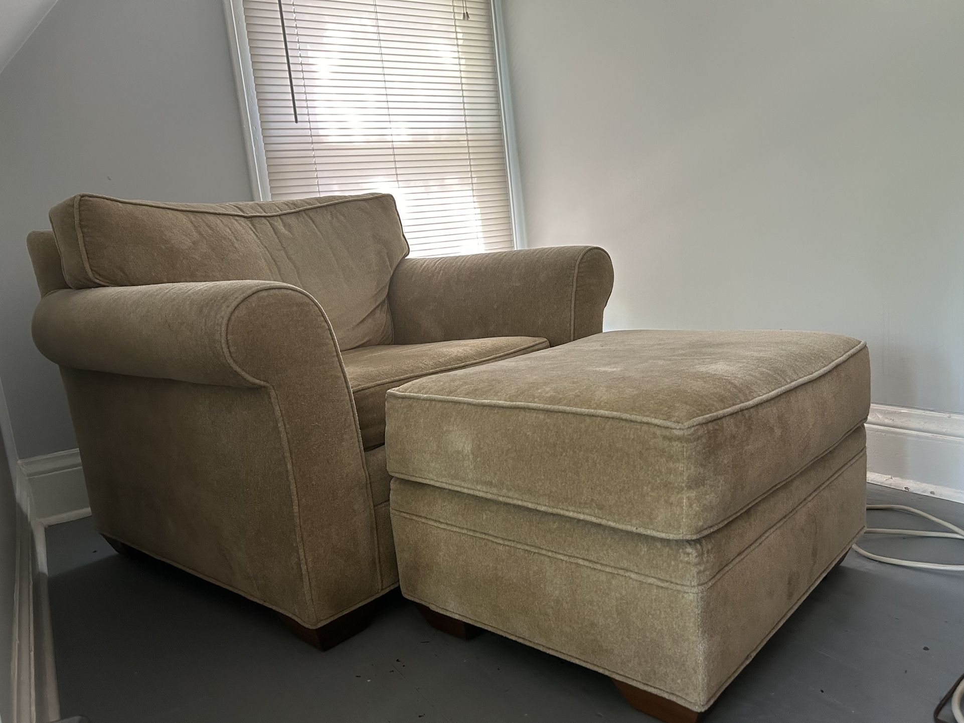 mckinnon harris chair with ottoman set