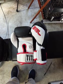 Title Gel Heavy Bag Gloves