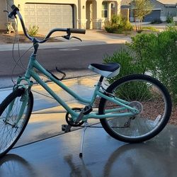 GIANT Suede 5 Point Bike