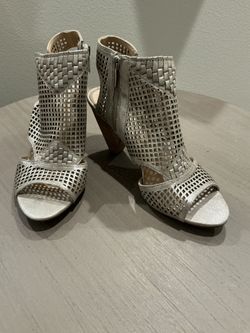 Vince Camuto Women's Open Toe Shoe Side Zipper Leather Pewter Color Size 7.5