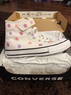 Girls white floral Converse - NEW