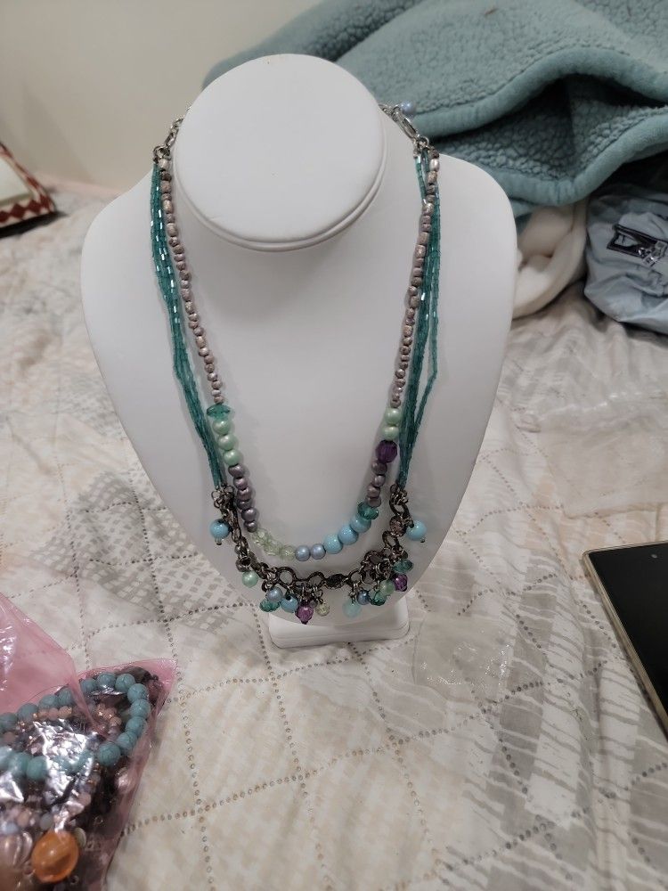 Necklece