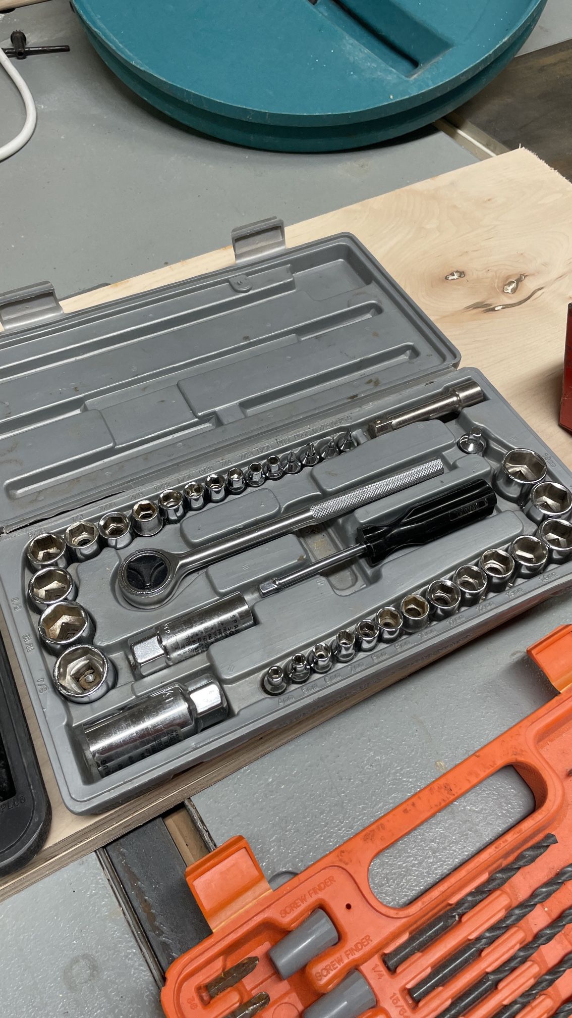 Wrench kit metric and standard 
