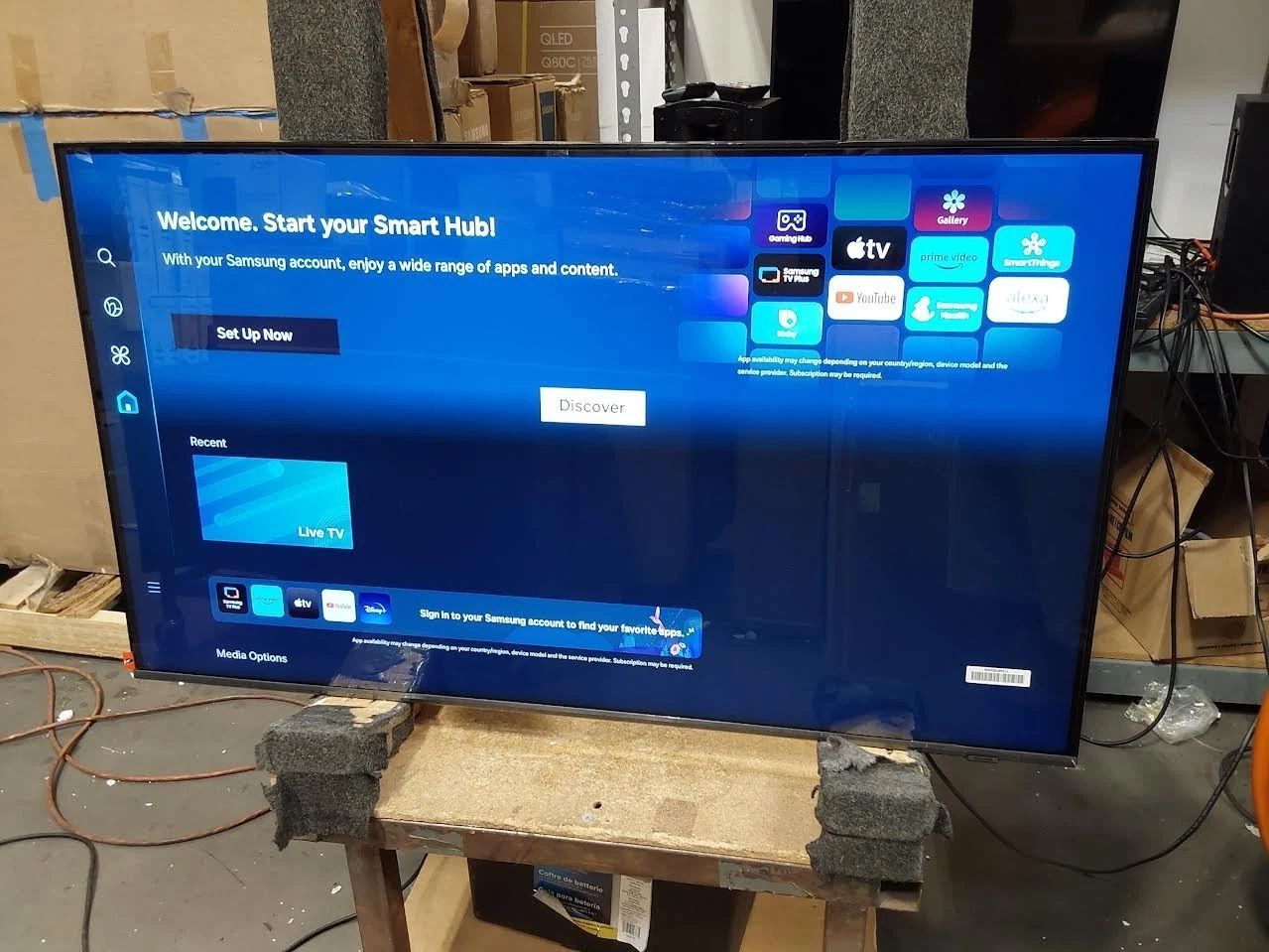 BCR796  -Samsung QN43Q60DAFXZA 43" Q60D QLED 4K Smart TV with Quantum HDR