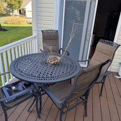 Outdoor Table And Chairs 