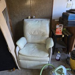 FREE DELIVERY❗️❗️Blue Recliner
