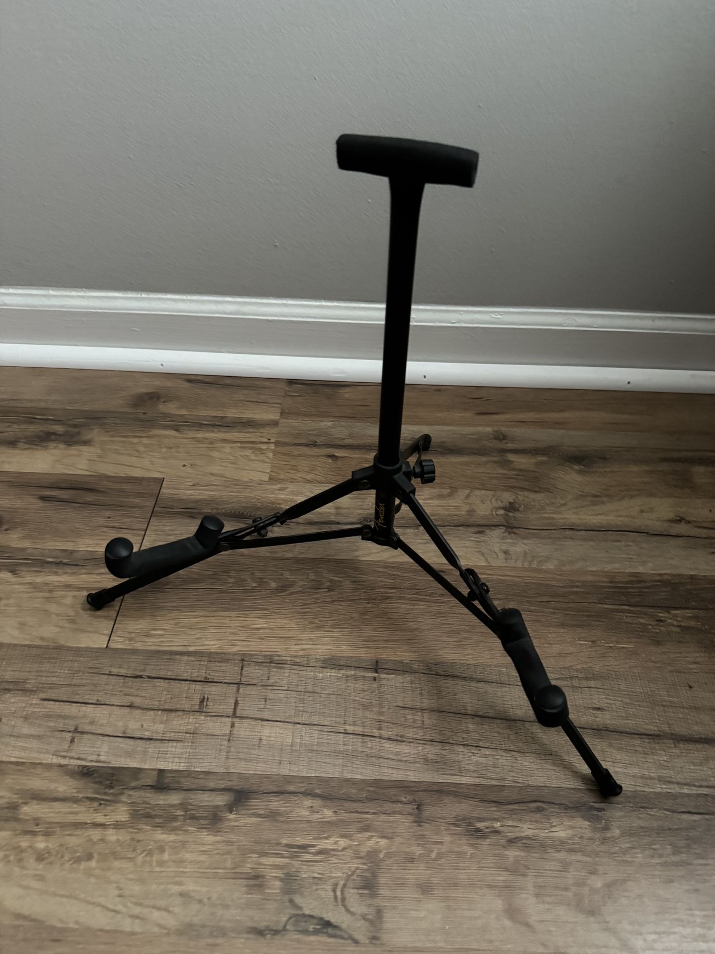 Guitar stand