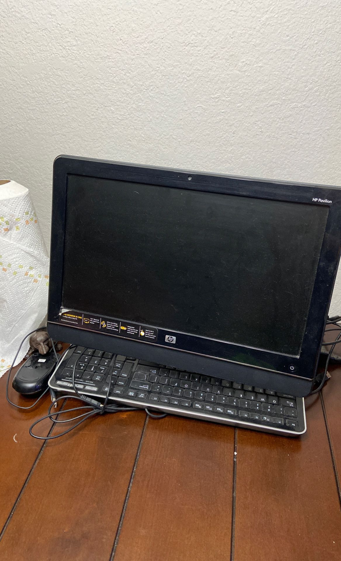 HP computer with keyboard and mouse