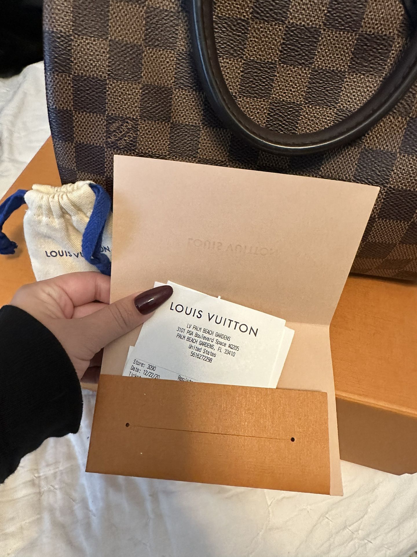 Louis Vuitton Soft Lockit Handbag for Sale in Jupiter Inlet, FL - OfferUp