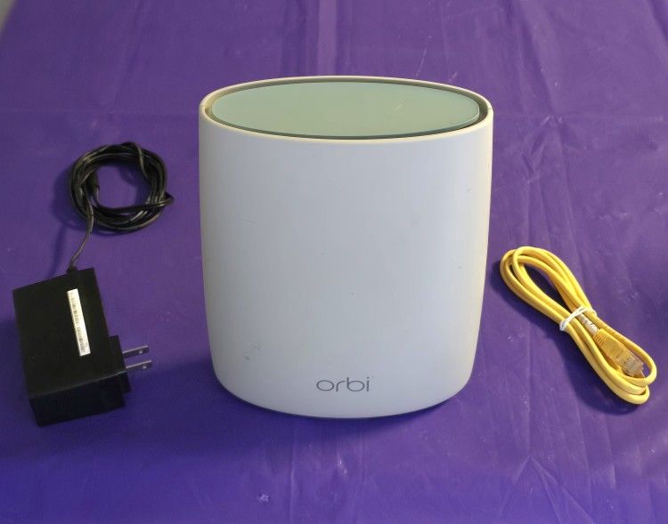 Netgear Orbi RBR50 Tri-Band WiFi Router