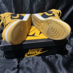 Jordan 1 Yellow An Black