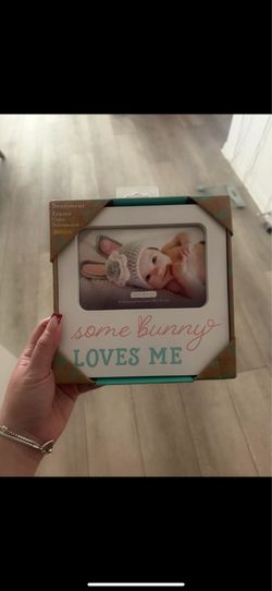 Some bunny loves me photo frame