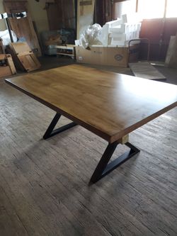 Maple 2" Table