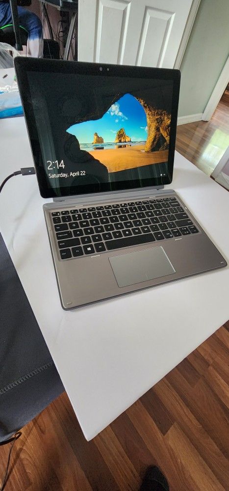 2 in 1 Dell Laptop/Tablet