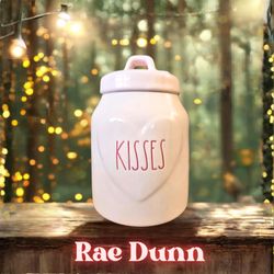 NWOT Rae Dunn Kisses Canister