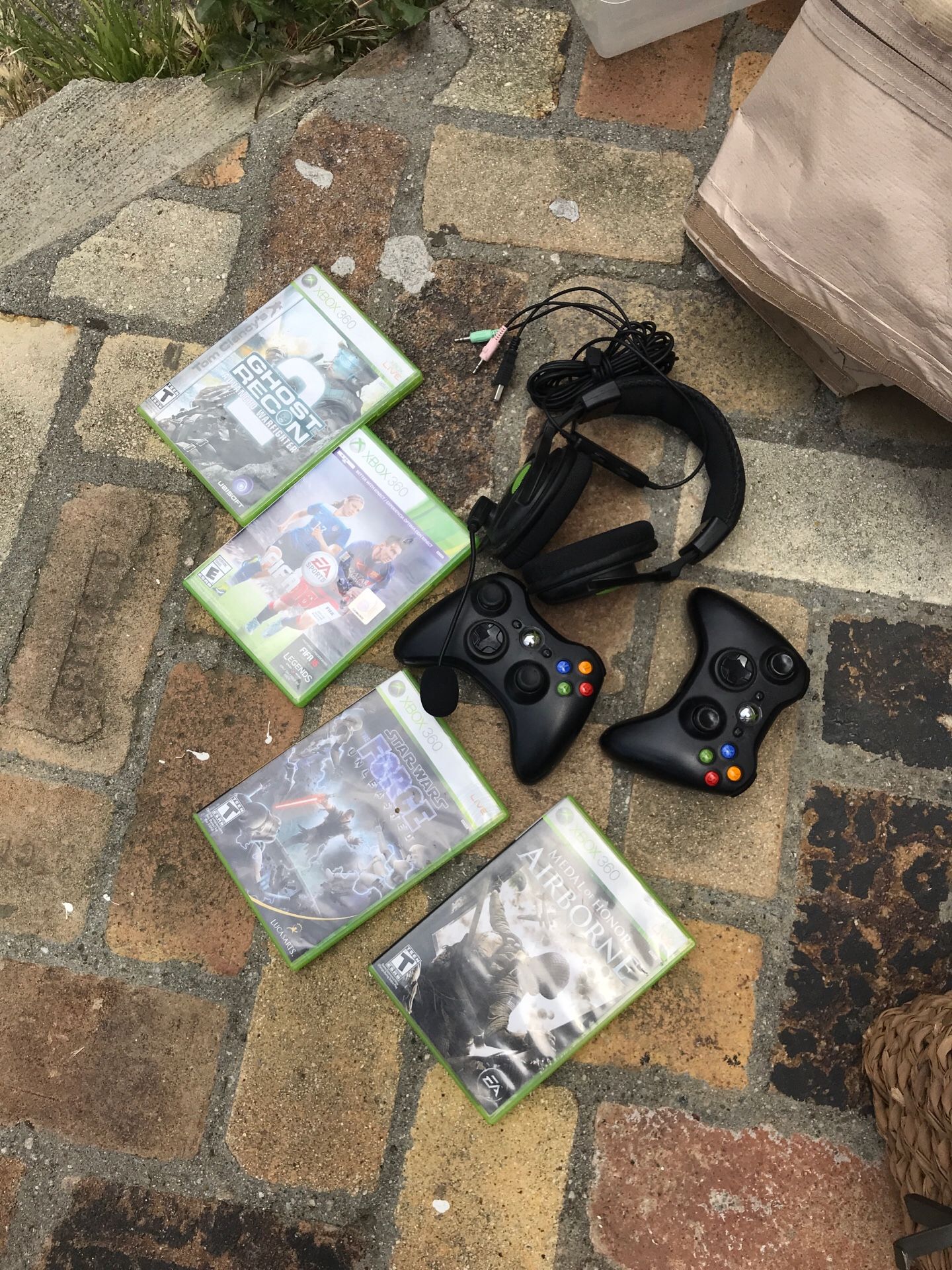 Games headphones two controls