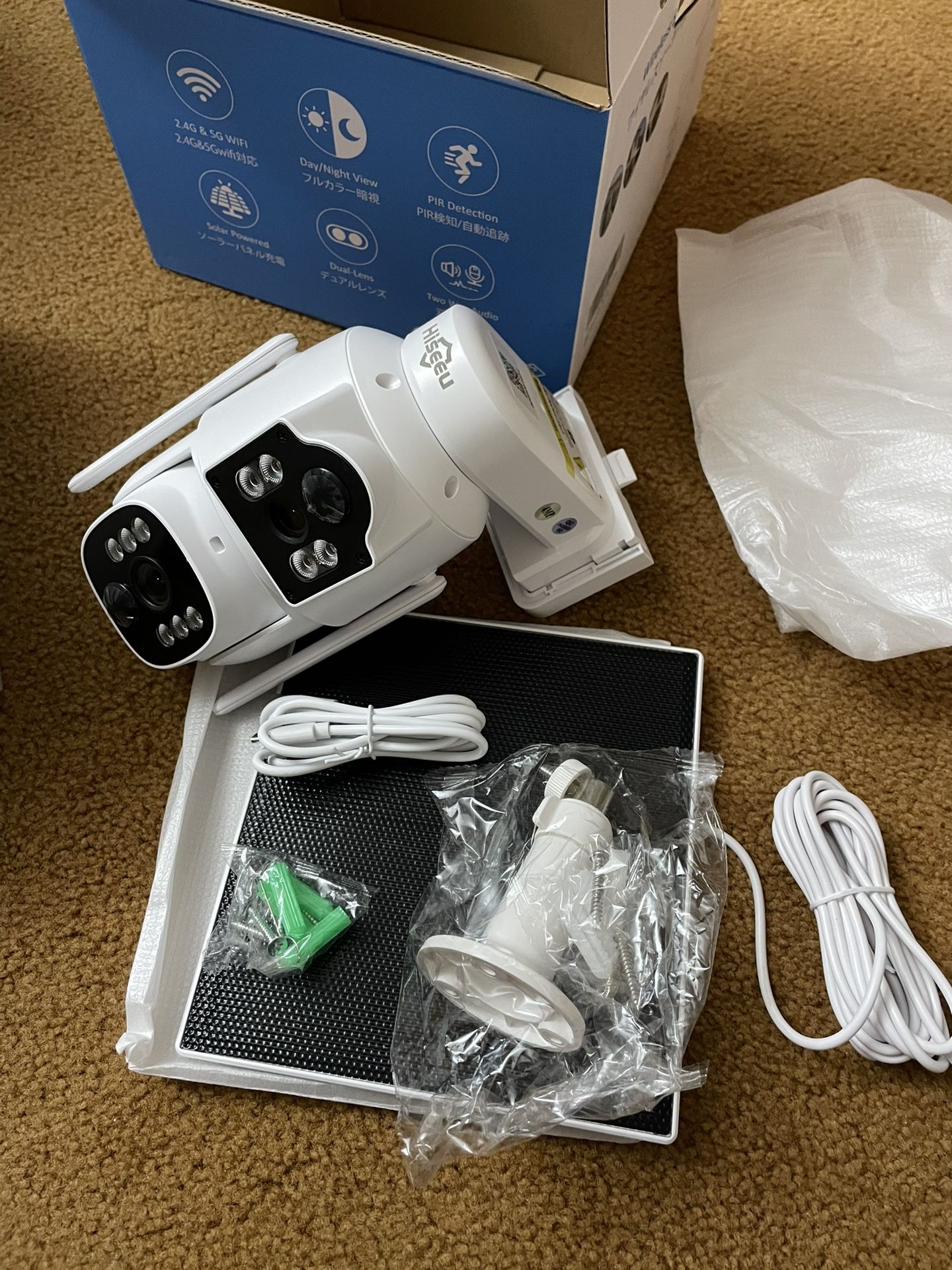 Brand New : Wireless 4MP Dual Lens Solar Camera Outdoor