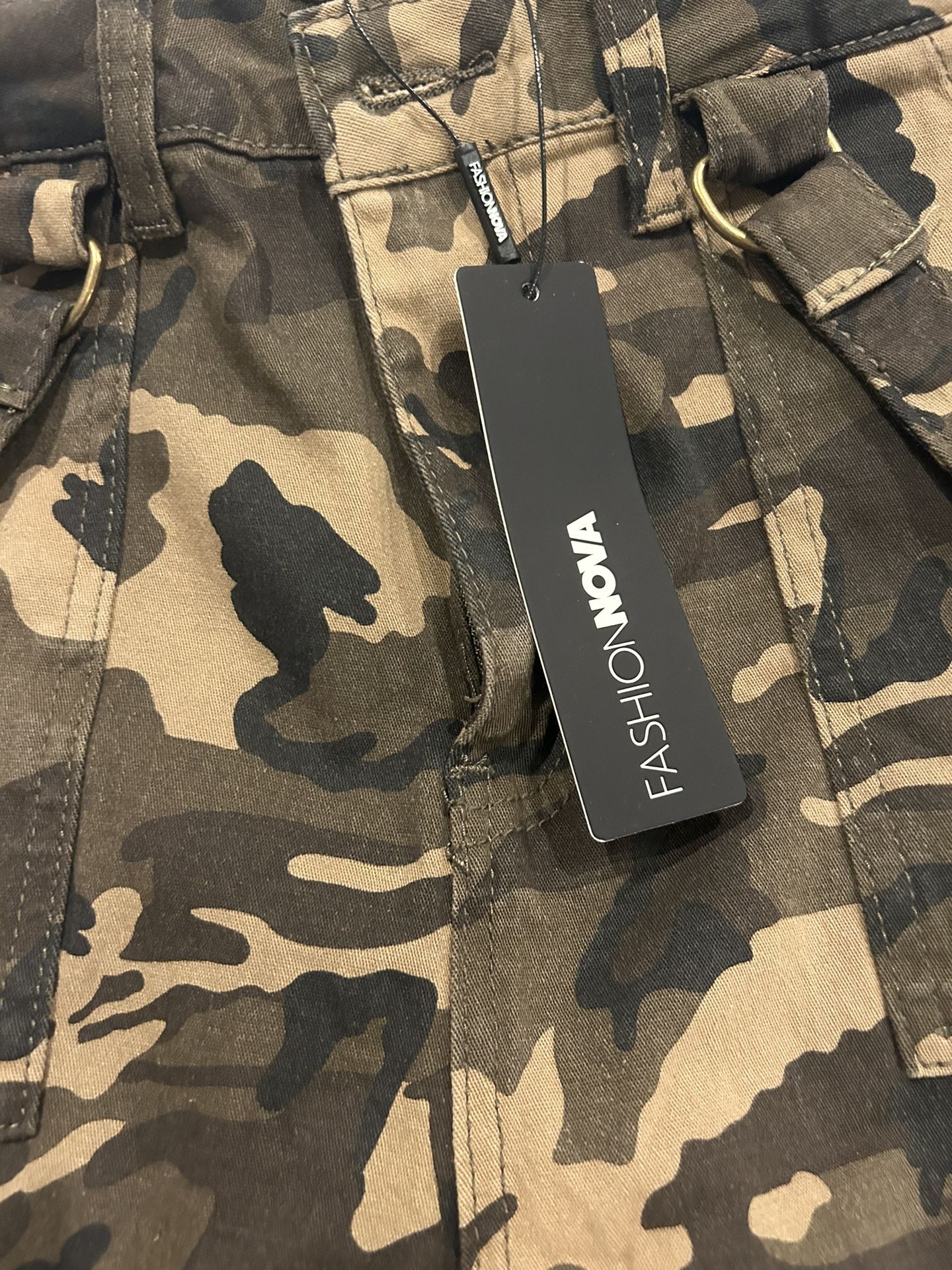 Brand New Camo Pants Fashion nova