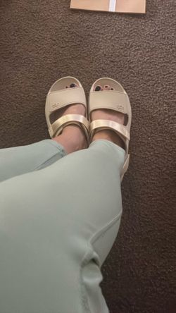 Ugg sandals size 9