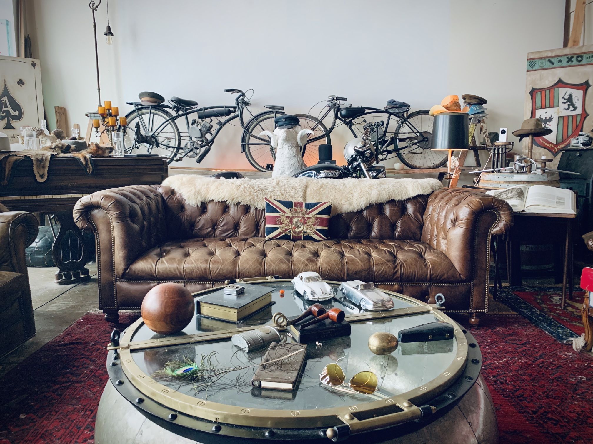 Restoration Hardware Chesterfield Sofa leather Kensington rare tufted seat couch! 👀😍