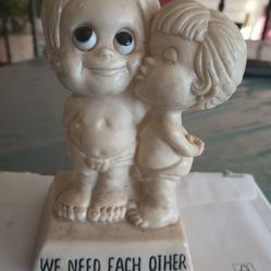 We need each other Figurine R&W Berries  Vintage 1975