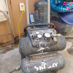Husky Air Compressor 4gals 