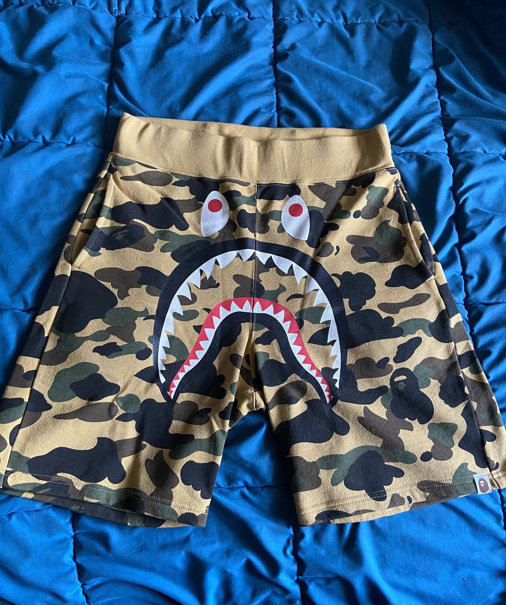 Bape Yellow Camo Shark Sweat Shorts Mens Size Medium 