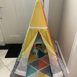 Infantino Grow-With-Me Playtime Teepee Tent