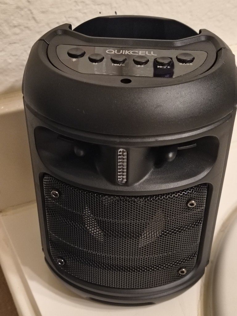Quikcell Party Beat Boost Wireless LED Speaker 