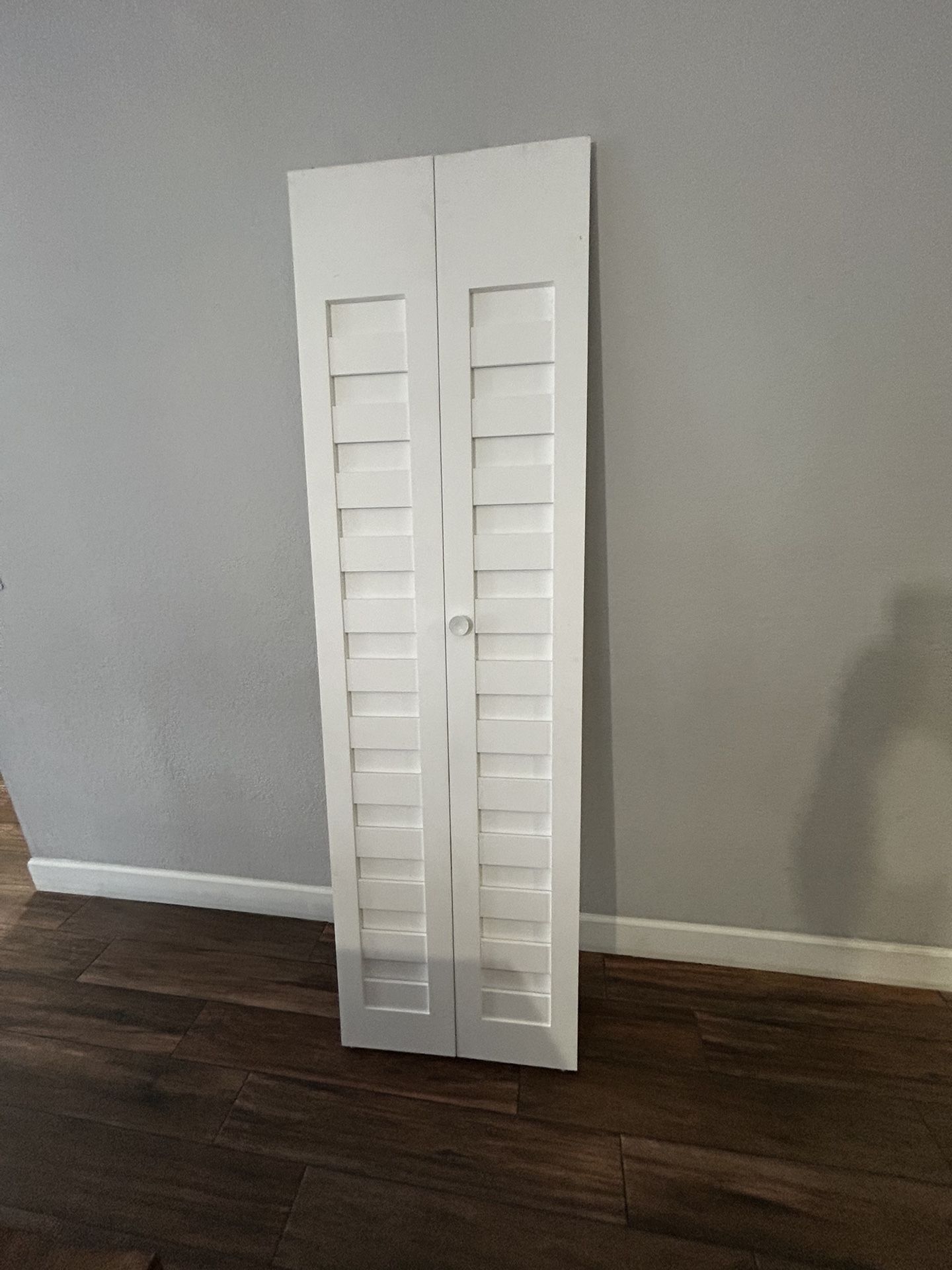 plantion louver door 24” 