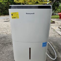 Honeywell TP70AWKNR 50 Pint (70 Pint DOE 2019 Standard) Smart Portable Dehumidifier