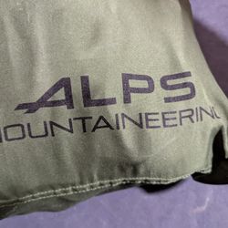 Alps mountaineering Inflatable Pad