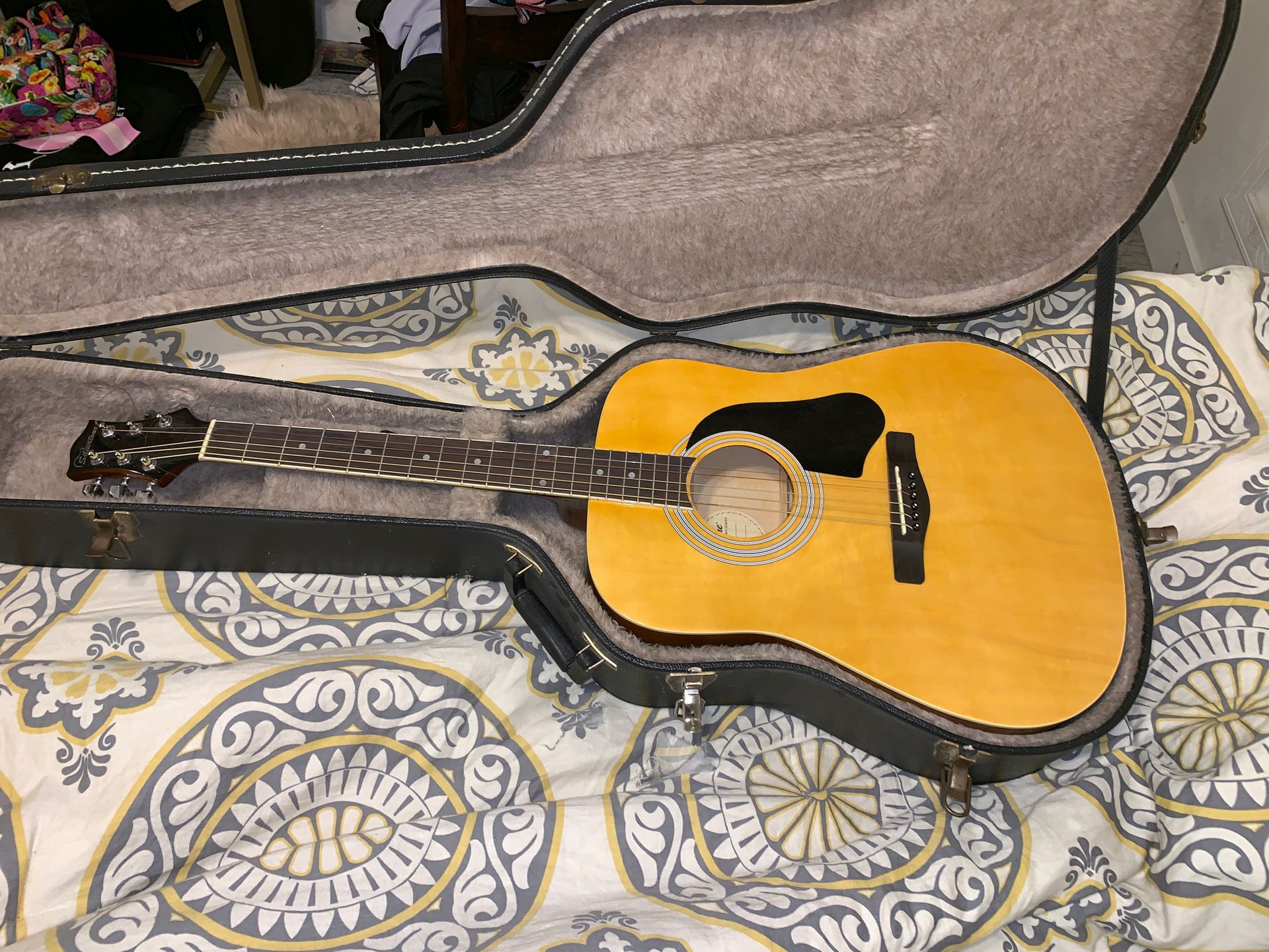 Acoustic Guitar with case