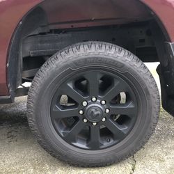 Ram 2500 5gen Night Edition Wheel And Tires