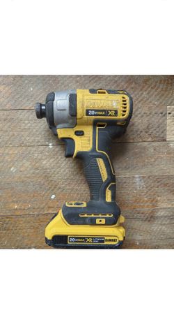 DEWALT DCF887 1/4 IN IMPACT DRIVER AND 1 20V MAX LITHIUM ION BATTERY