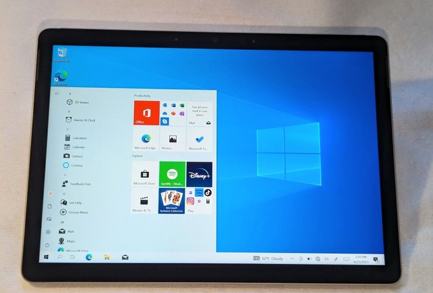 VERY NICE MICROSOFT SURFACE GO 2 WINDOWS TABLET 10.5"