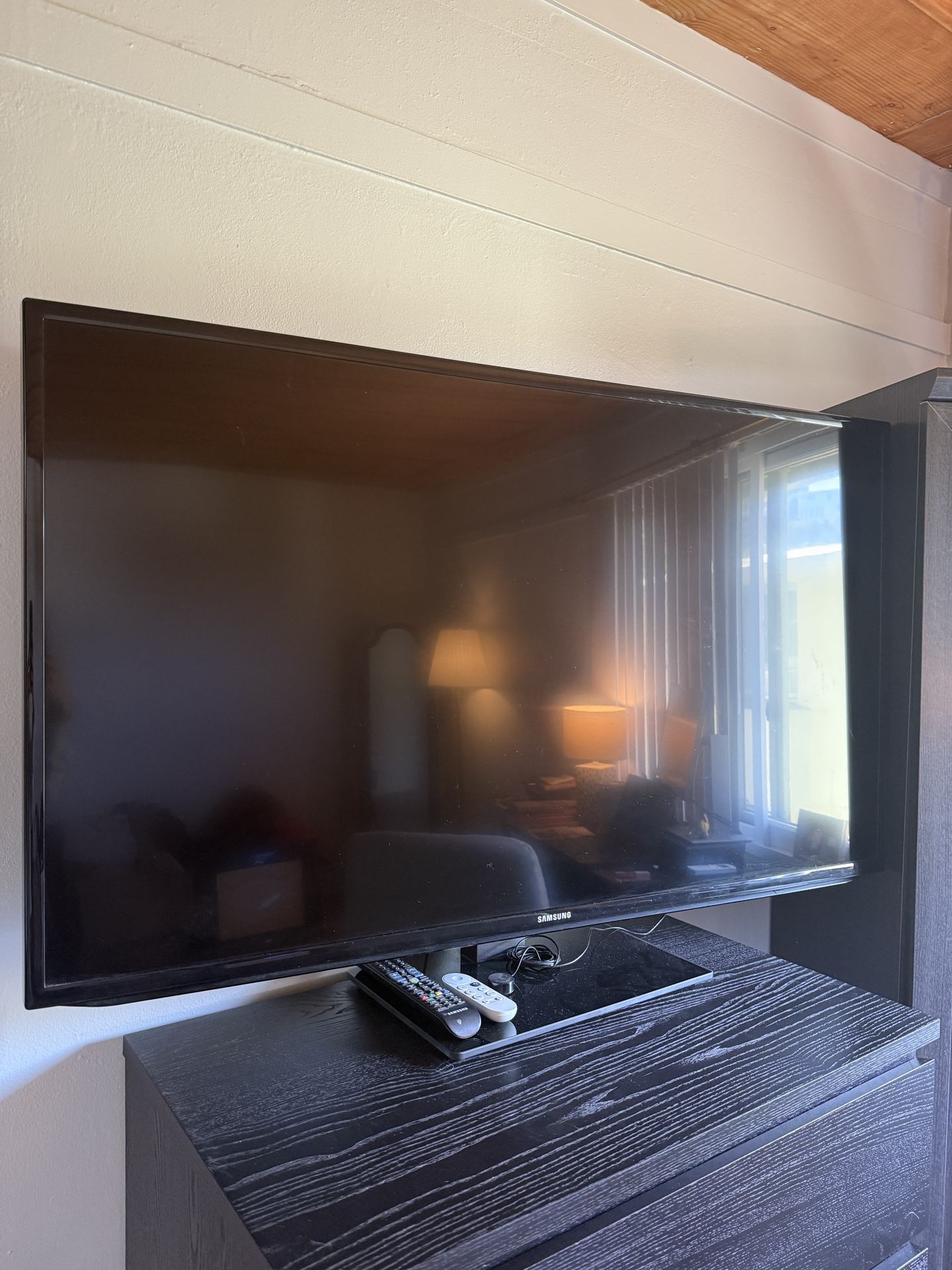 Samsung 50-Inch Smart TV
