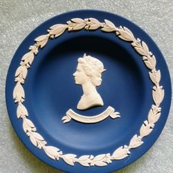 Wedgwood Royal Blue Silver Jubilee Plate