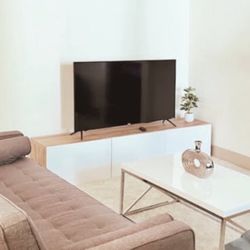 TV STAND / CONSOLE 