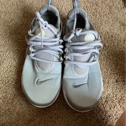 Nike Pestos