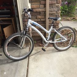   Schwinn bike 21 speed frame aluminum frame Aluminum rims Very good condition