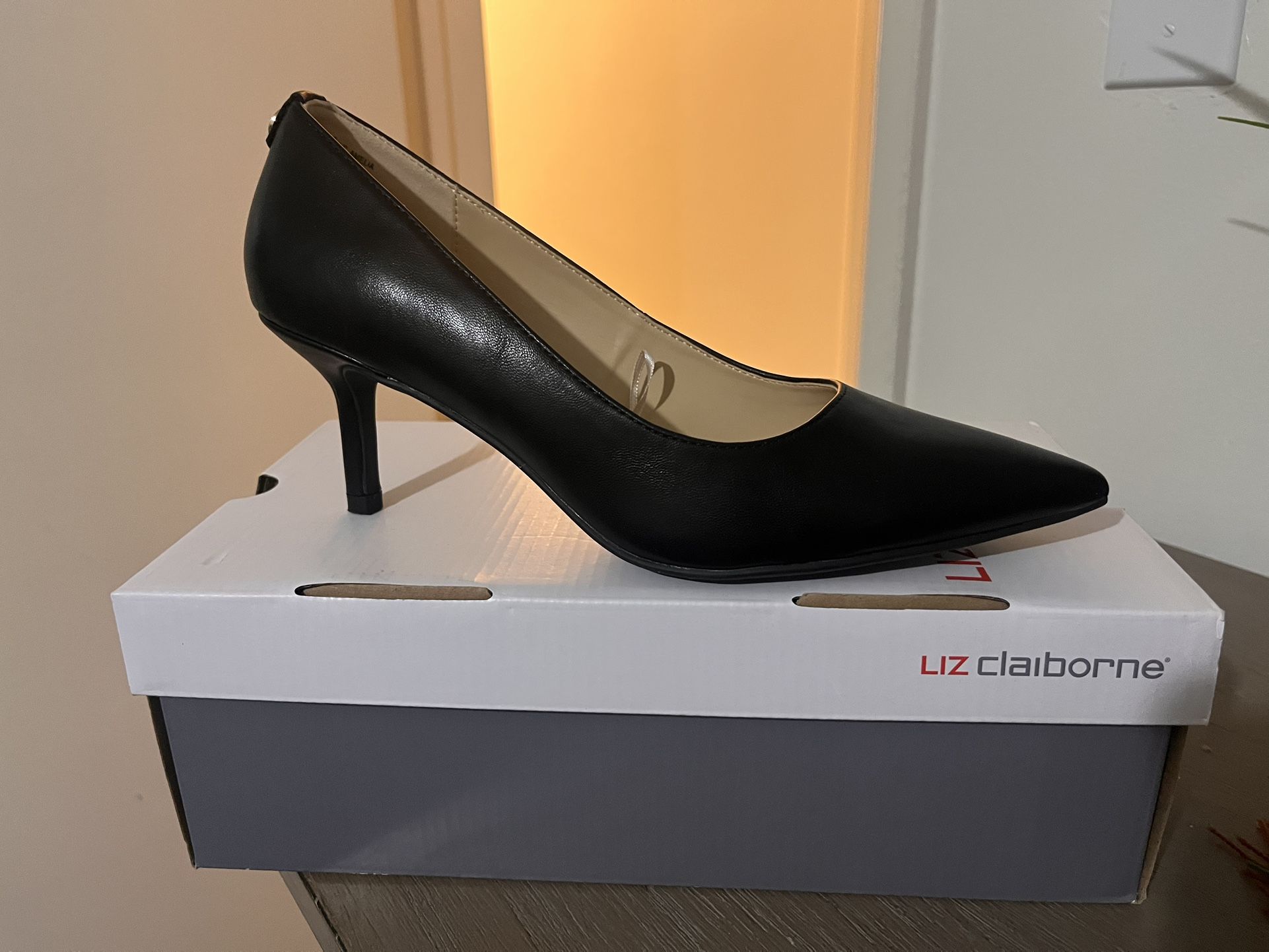 Liz Claiborne Pointed Heel Pumps