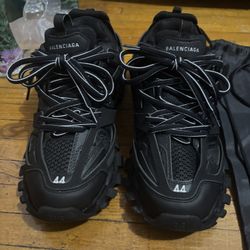 BLACK BALENCIAGA TRACKS (WITH LEDS)