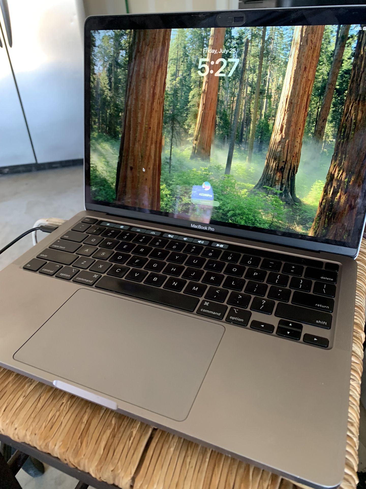 2020 MacBook Pro T2 13”