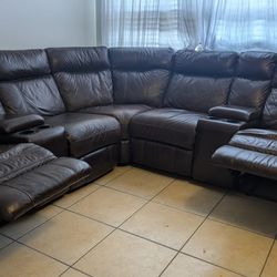 They are brown and very comfortable has 3 reclining
