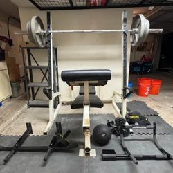 Squat Rack With Bench. Shoot Me An Offer 