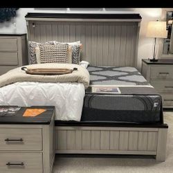 $10 Down or  Total Bedroom Set Queen/King Bed Dresser Nightstand and Mirror